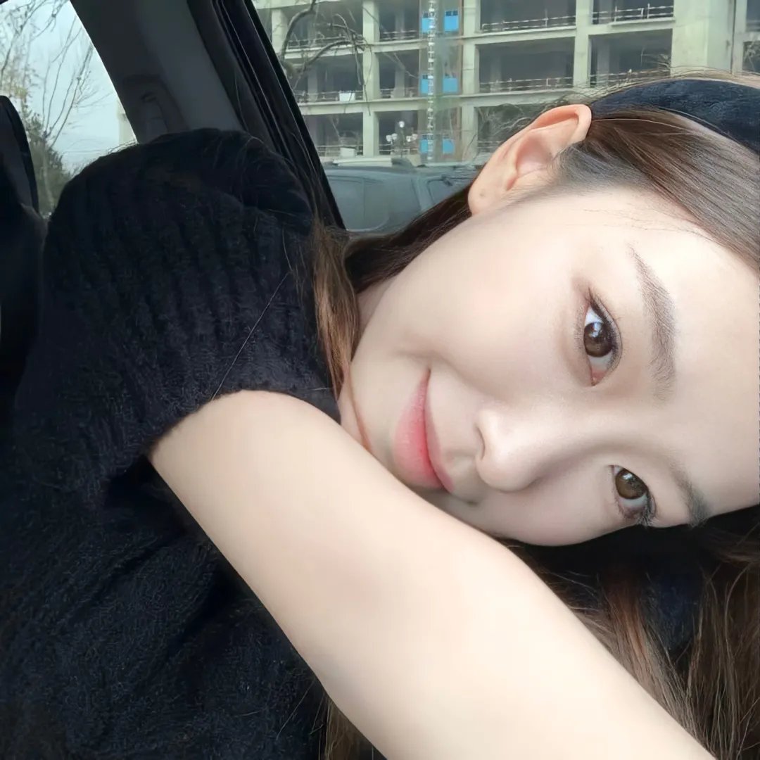小姑娘艾萝依